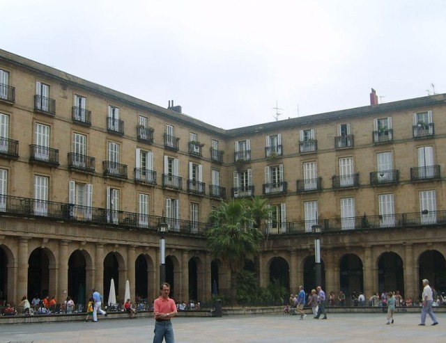 De Bilbao Plaza