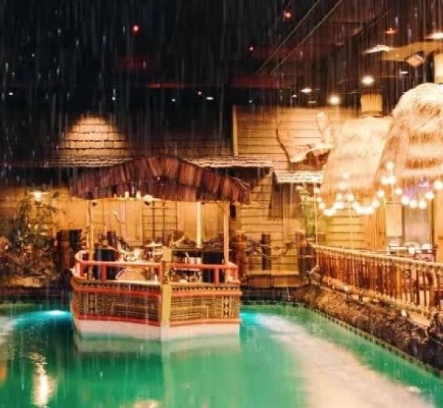 TONGA ROOM & HURRICANE BAR