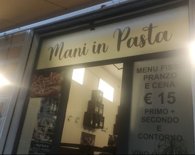 Mani in Pasta